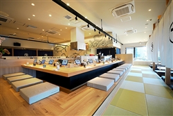 旗艦店である「館山本店」の店内